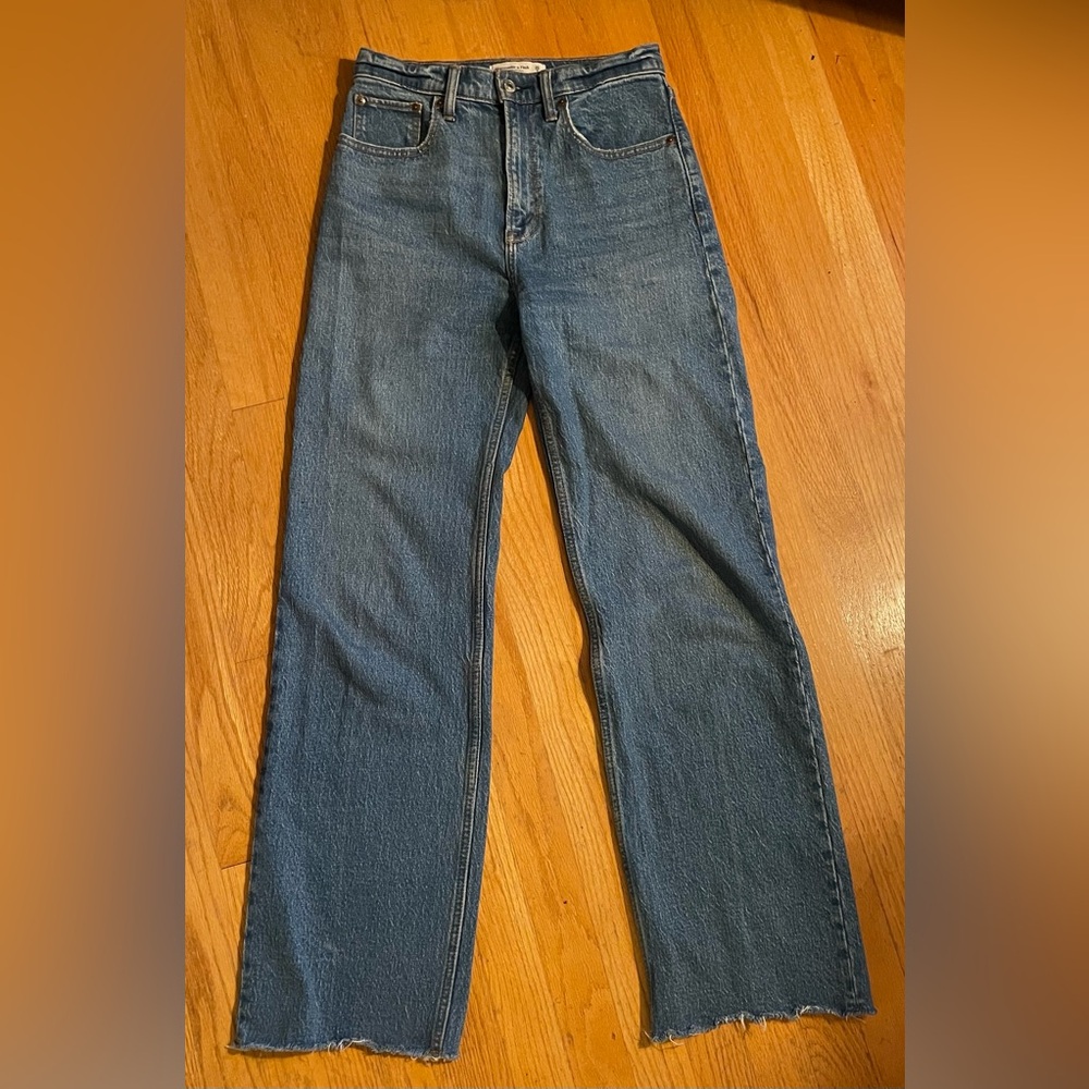 Abercrombie & Fitch Straight Leg High Rise Blue Jeans